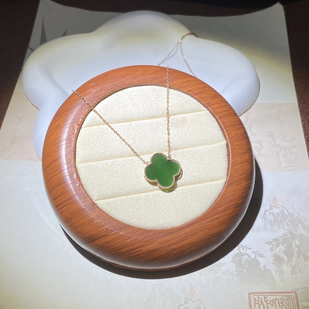JDZ5281 18k碧玉满辣色大四叶草吊坠约卡18*3.5mm
