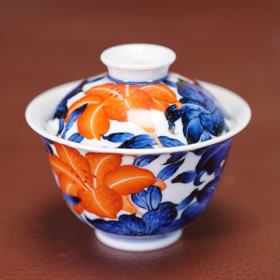 【阳春白雪】-青花矾红百合花盖碗