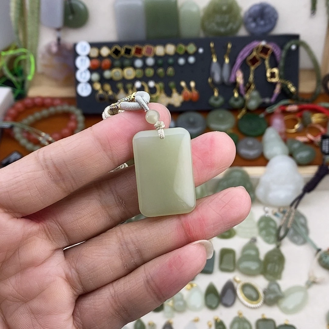 和田玉未镶嵌吊坠(不含链)