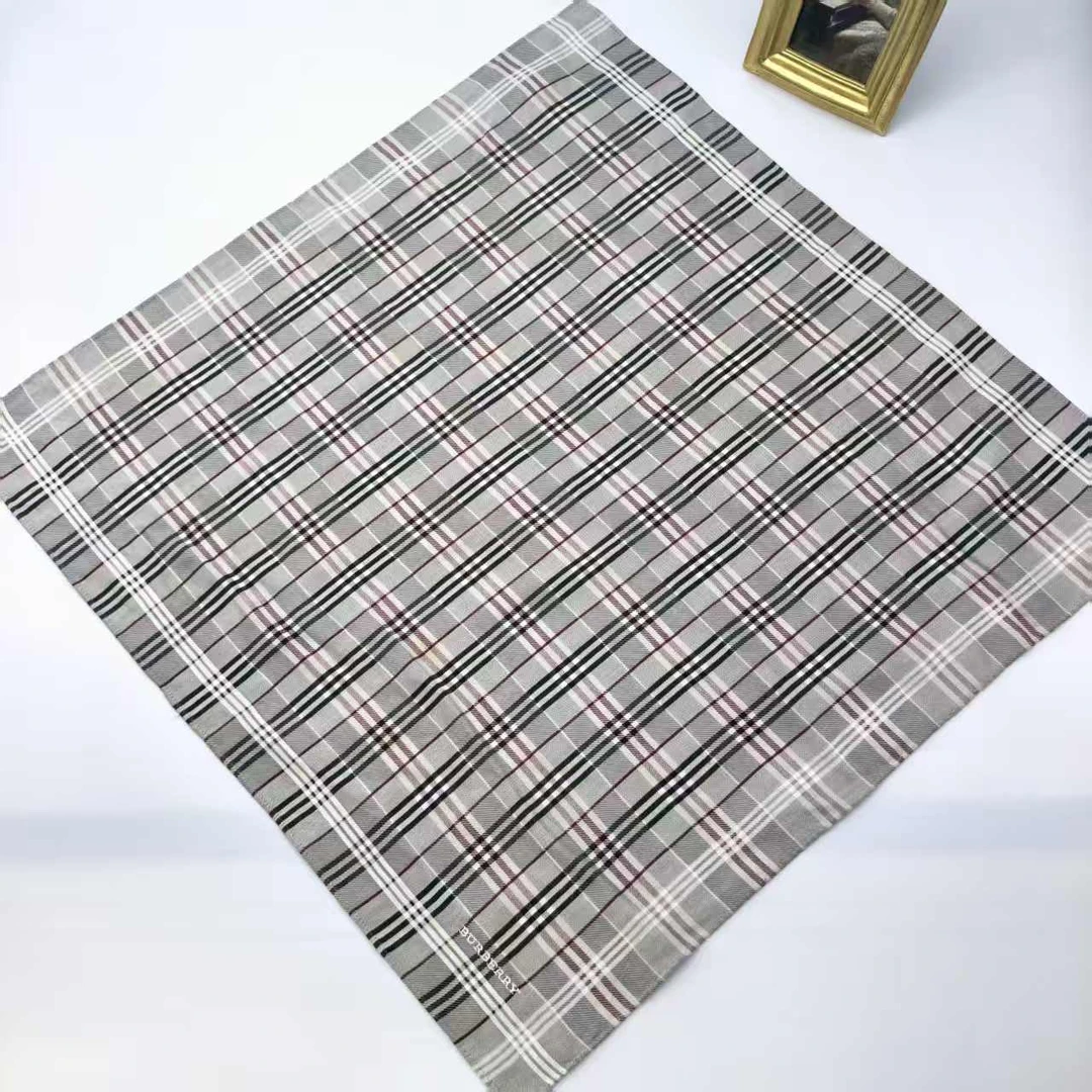 95新 BURBERRY/博柏利 海囤/巴宝莉/丝巾/yy09678