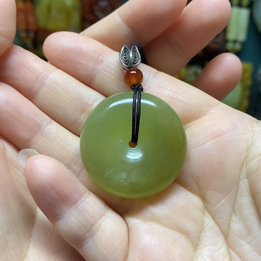 岫玉未镶嵌吊坠(赠链)