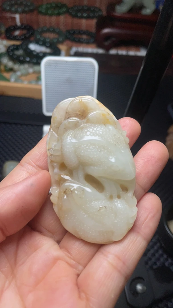 天然玉石和田玉俄罗斯和田玉金蟾手把件雕刻