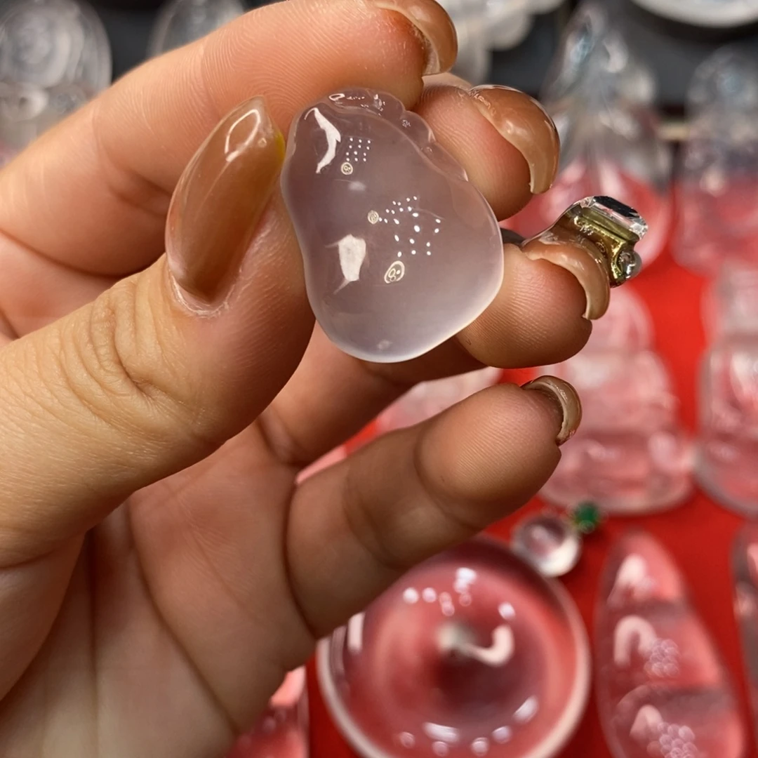 石英质玉未镶嵌吊坠