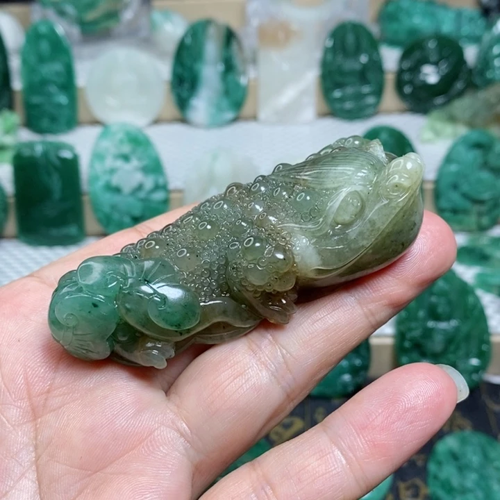 未镶嵌独山玉颈饰