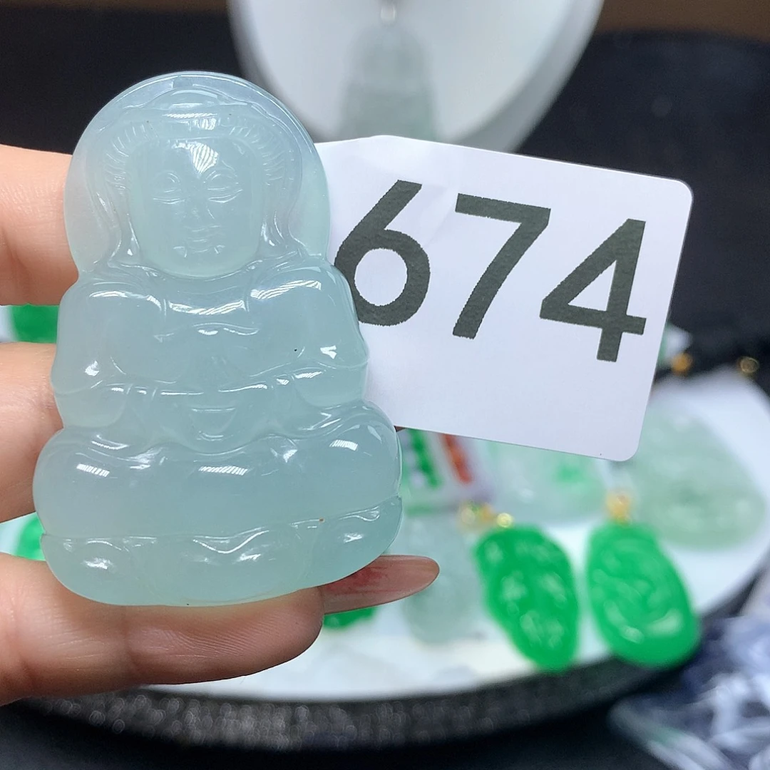 翡翠吊坠(赠链)未镶嵌