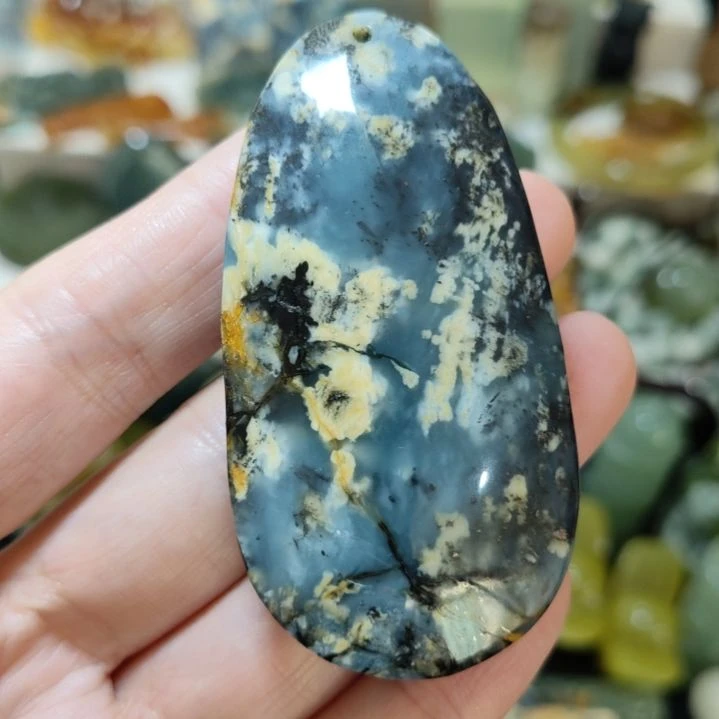 岫玉未镶嵌挂坠款式