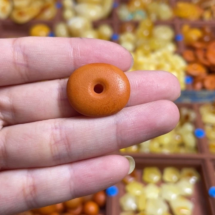 琥珀未镶嵌裸石老蜡橘皮小藏扣挂坠