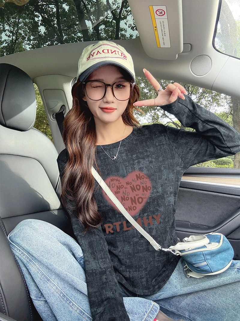 美式修身显瘦扎染长袖T恤打底2025秋季新款褶皱设计感圆领上衣潮