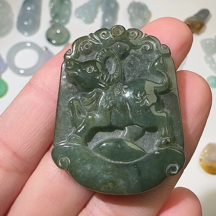 翡翠未镶嵌颈饰翡翠