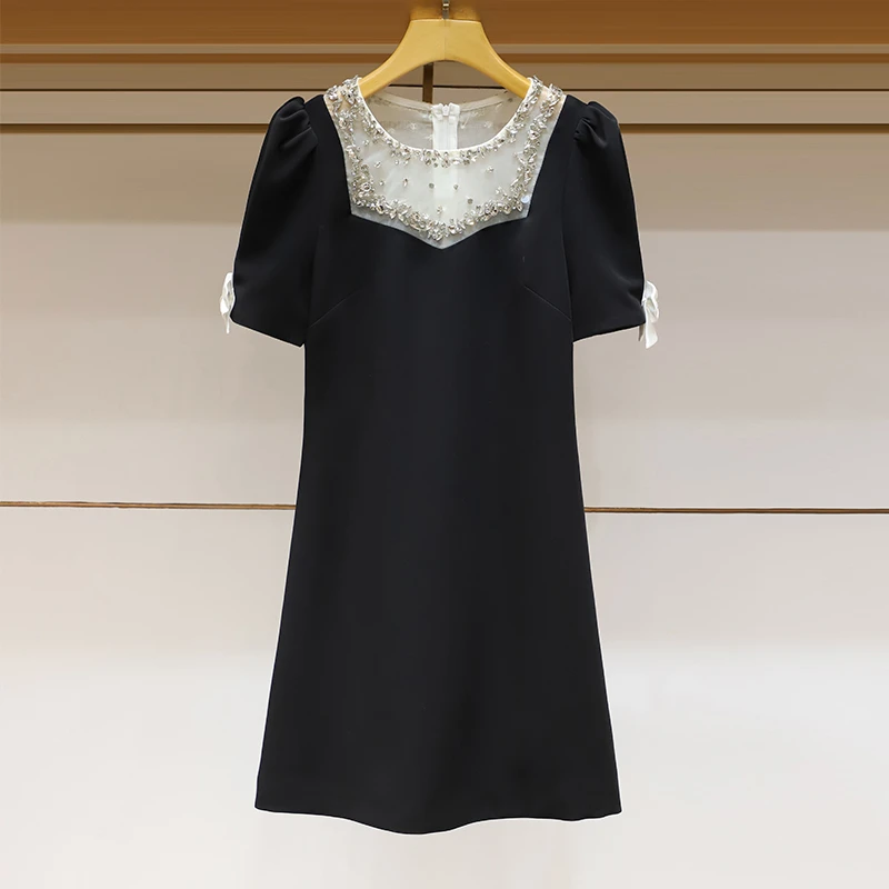 新款重工钉钻网纱方领小黑裙压褶泡泡袖连衣裙73206021