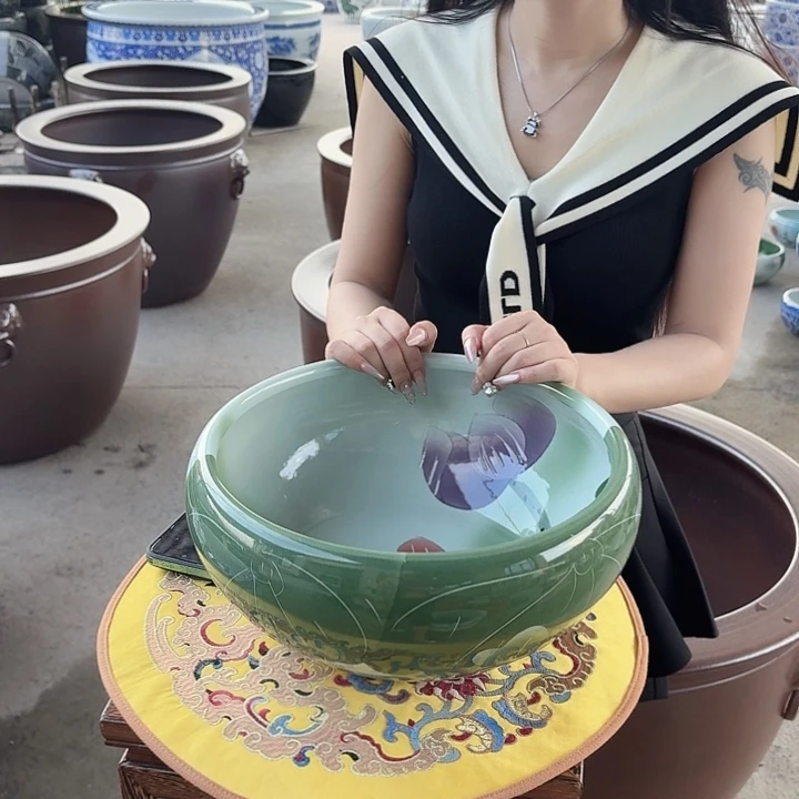 瓷片口径32厘米 高度14厘米