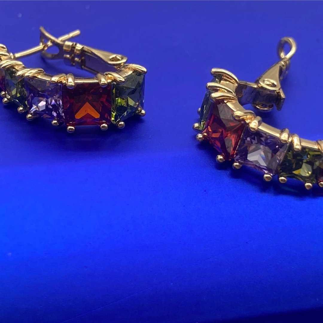 铜合金锆石耳饰 气质彩色多巴胺时尚耳扣