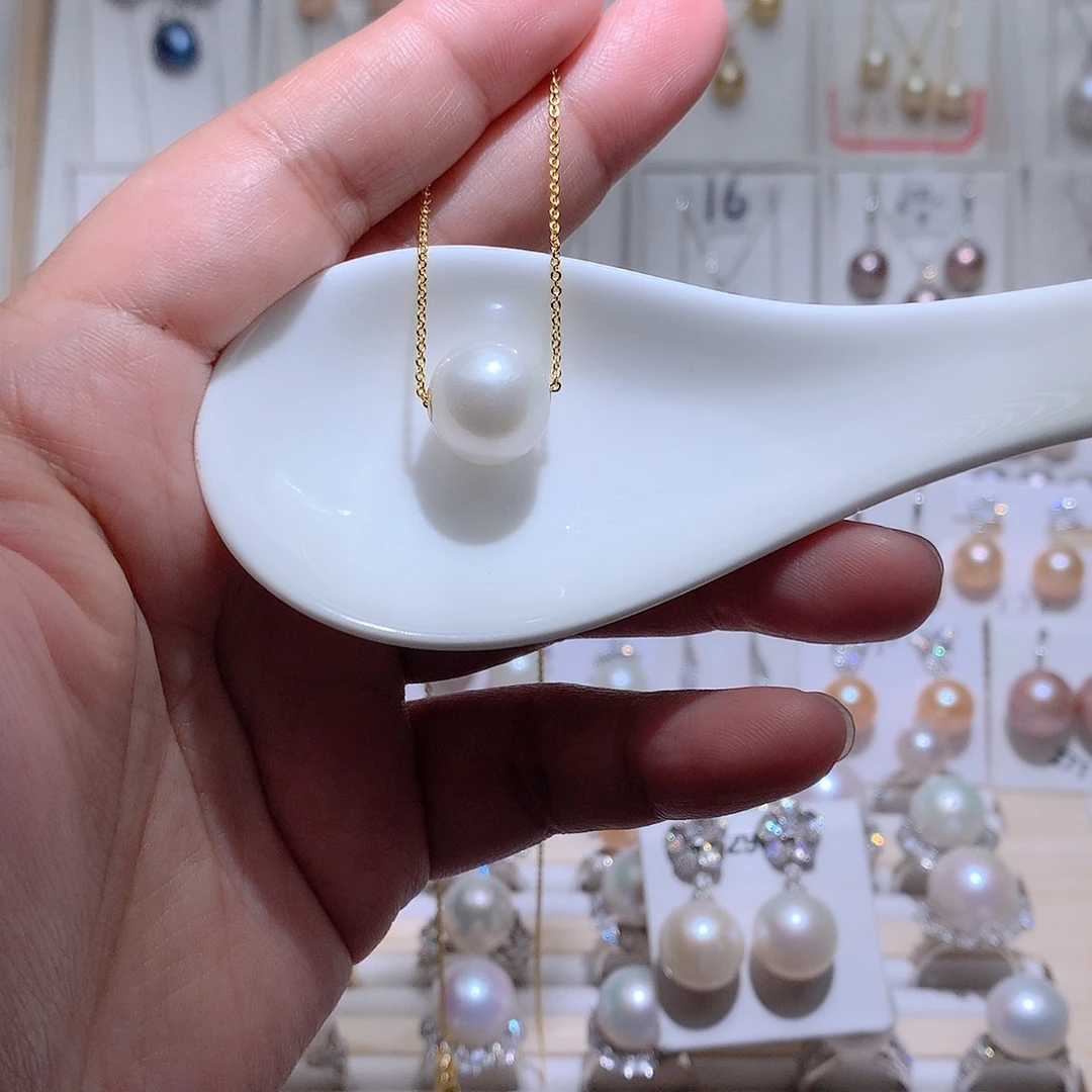 吊坠(赠链)18K金镶嵌淡水珍珠CC13mm