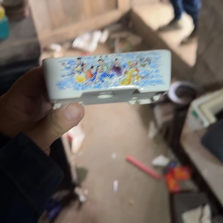 是一个不知名作家与著名导演在电视