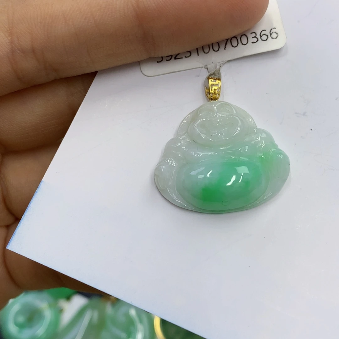 翡翠18K金镶嵌颈饰翡翠