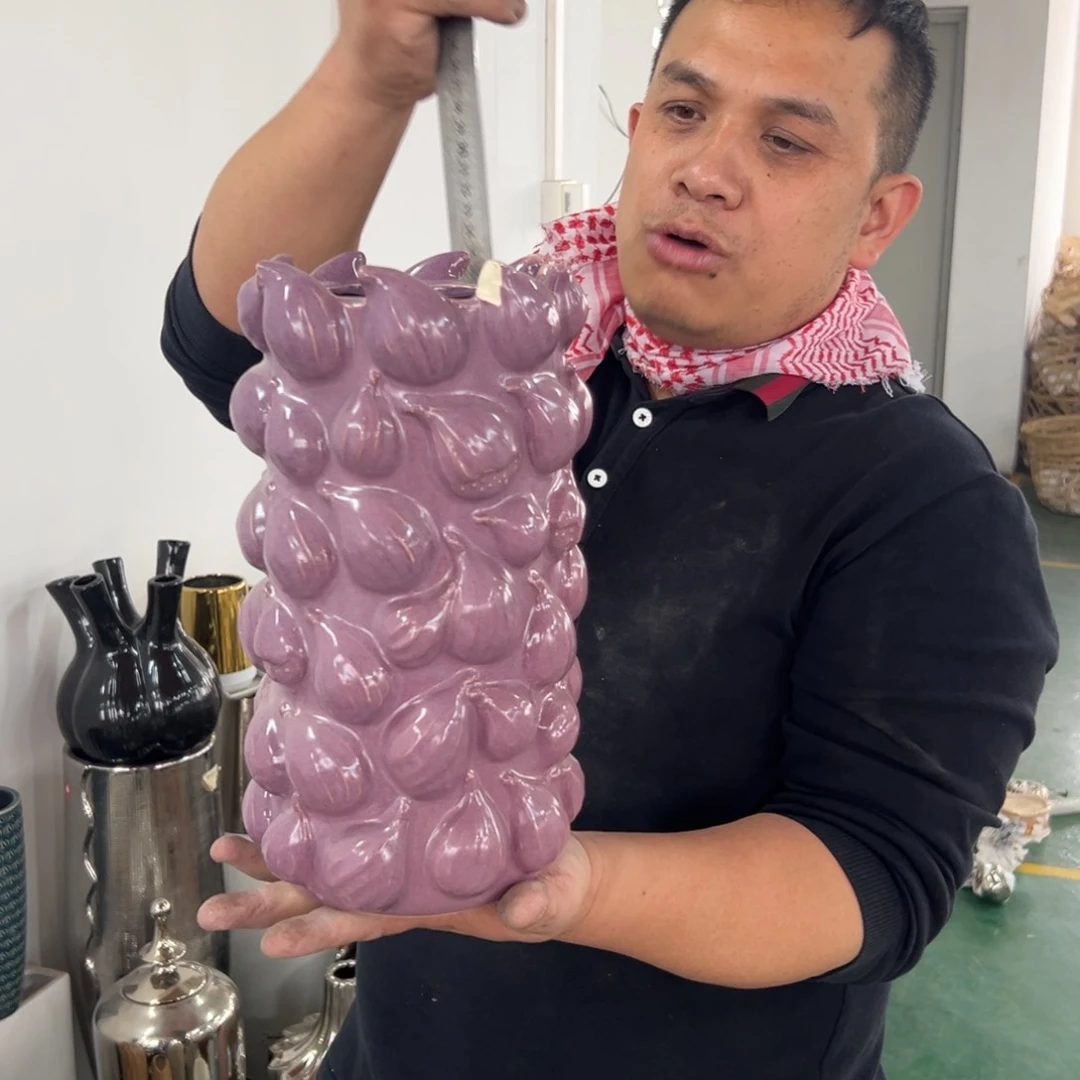 摆件72 号高中低温陶瓷瓶（部分微瑕）