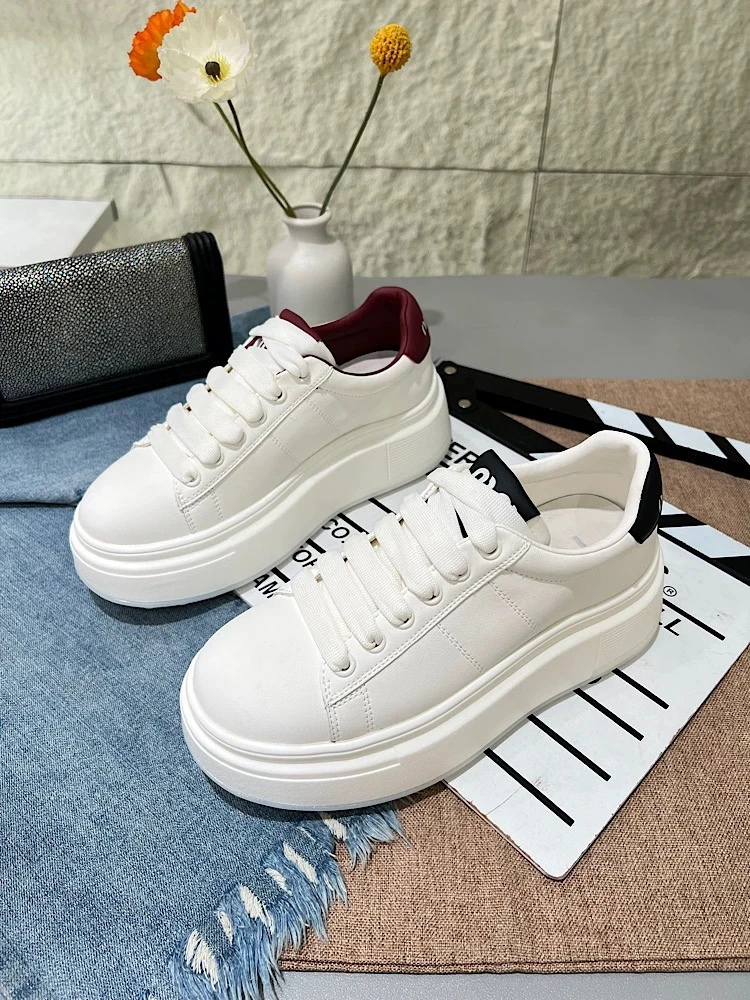 ZZGS·【小白鞋女2025春季新款超轻发泡底时尚休闲运动板鞋】·1558-3