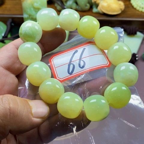 未镶嵌蛇纹石玉颈饰