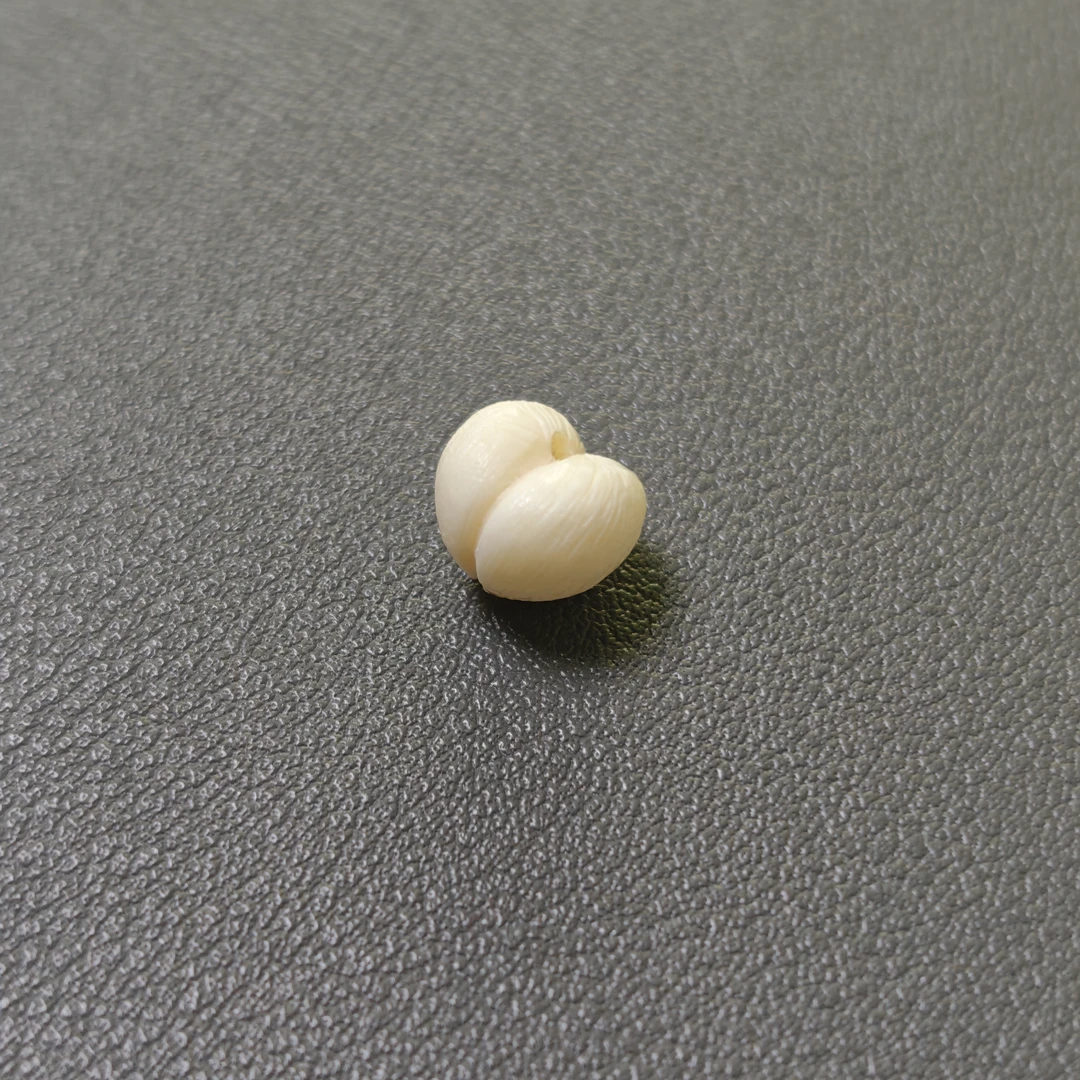 (C012)天然猛犸牙雕刻配饰-屁桃