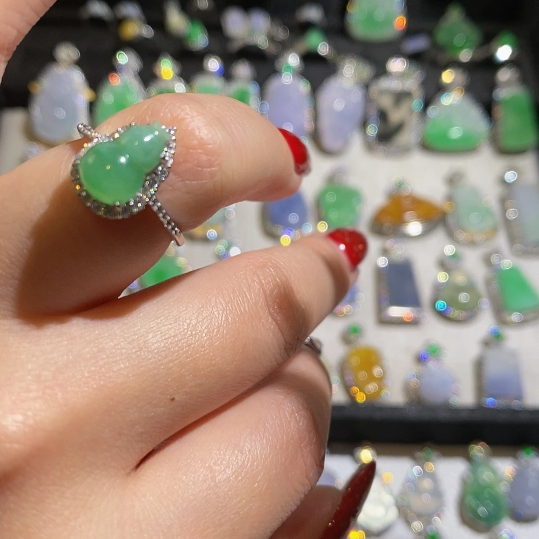 翡翠颈饰银S925镶嵌天然翡翠