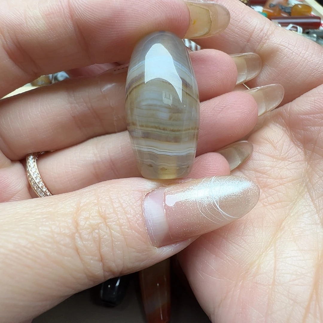 白***）玛瑙/玉髓未镶嵌珠宝半成品