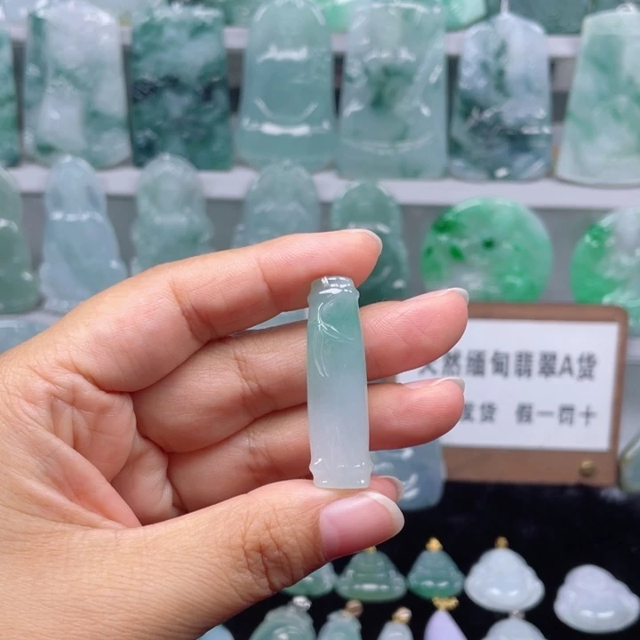 颈饰未镶嵌翡翠文竹