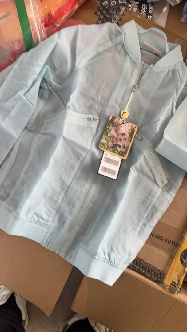 生哥快时尚大方外套万螚链接扣