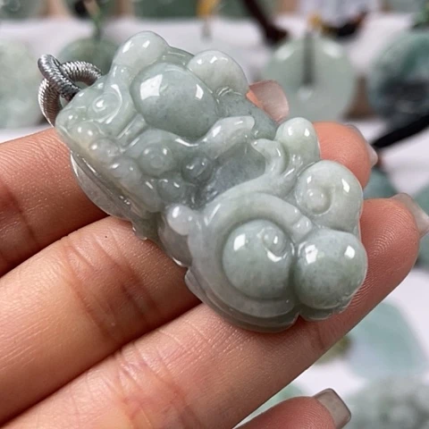 翡翠颈饰未镶嵌貔貅福利