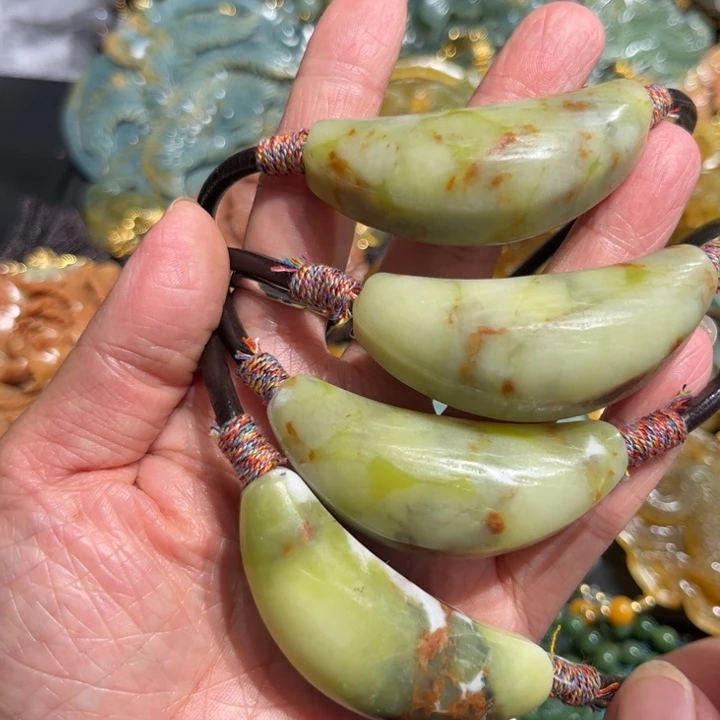 岫玉未镶嵌岫玉吊坠