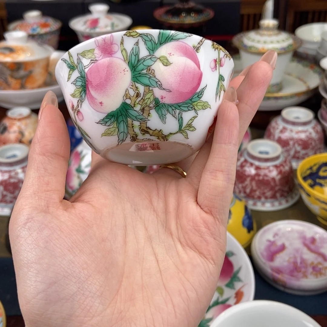 陶瓷艺术家的作品是一