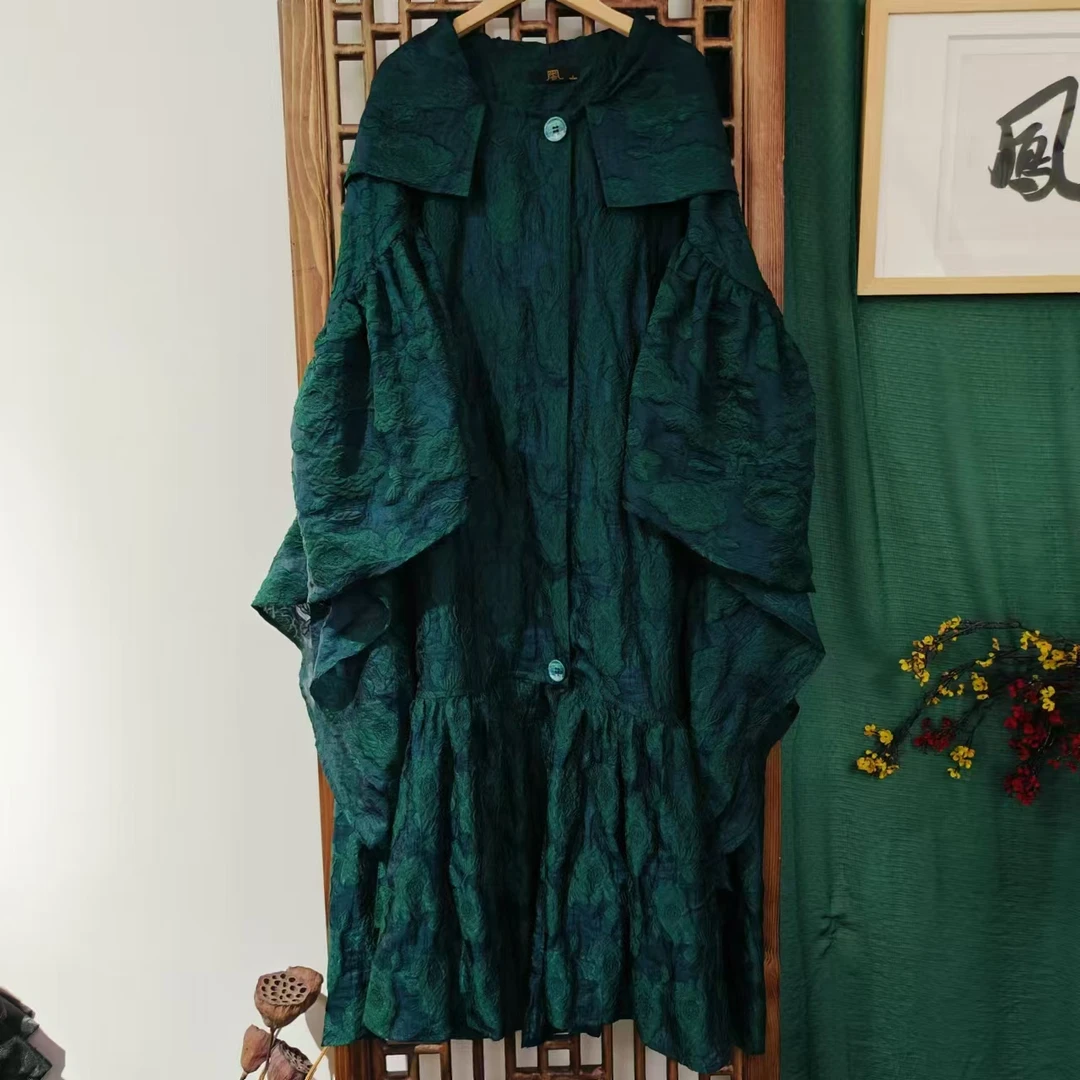 凤徕兮私人订制绿色翻领带帽花边长款上衣 LS209-2