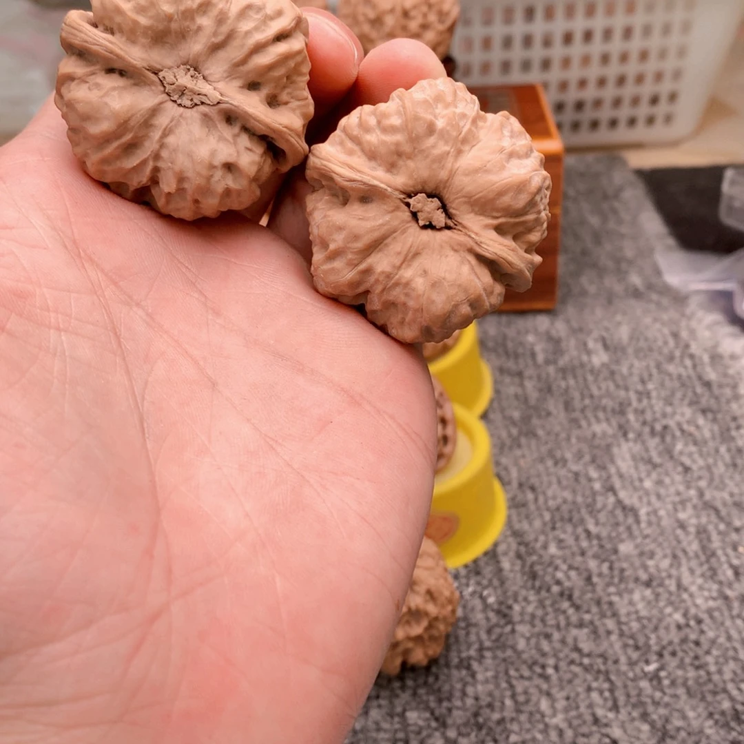 文玩核桃吊坠蛤蟆头