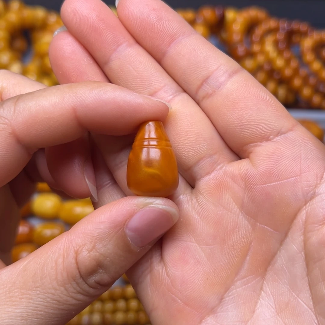 琥珀未镶嵌吊坠(不含链)