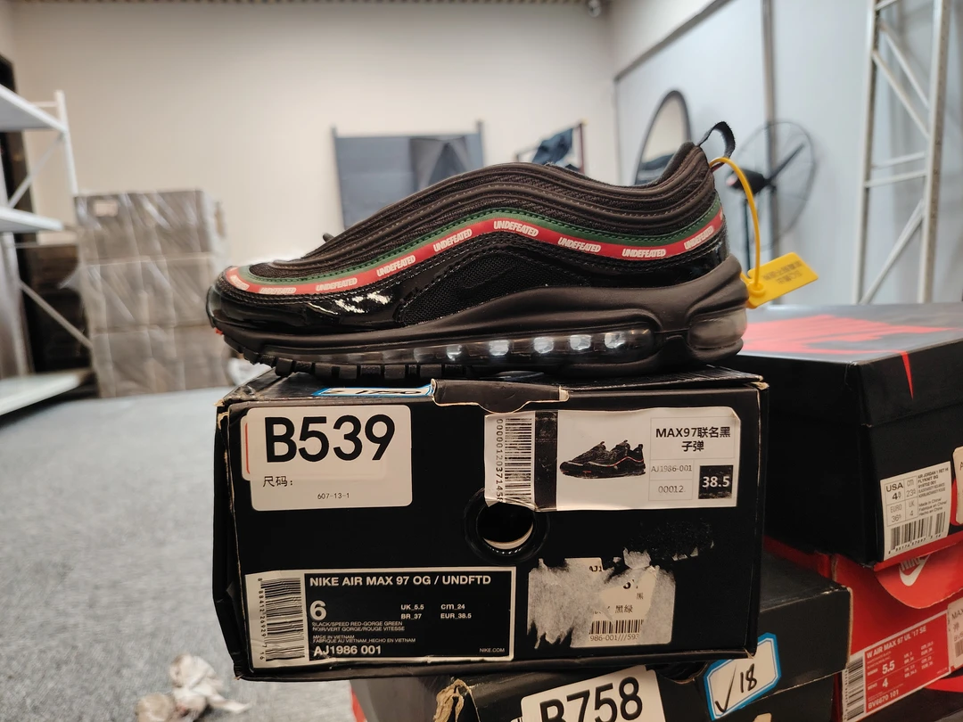nike max联名黑子弹  全新原盒 38.5码 12.3 bai B539