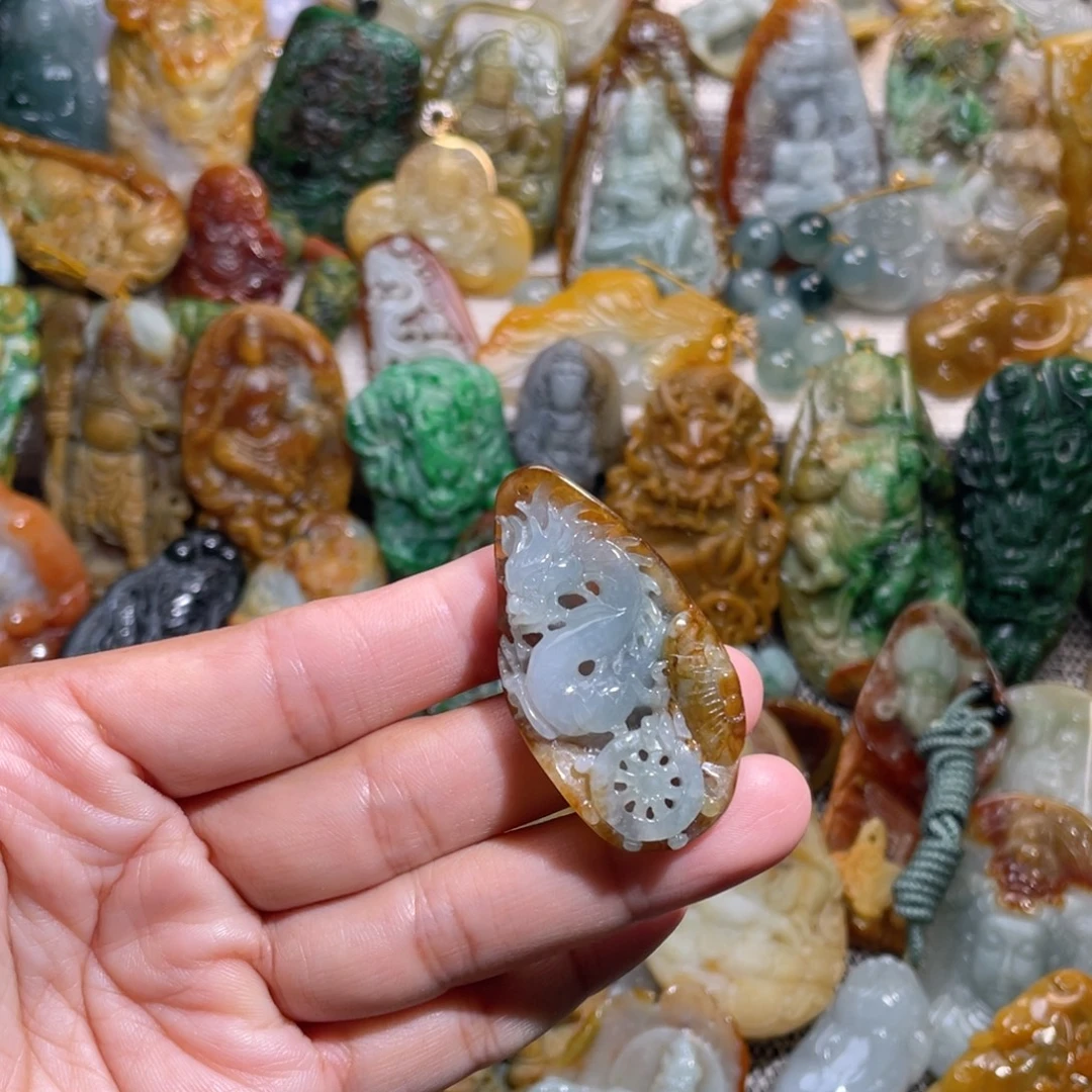 翡翠未镶嵌颈饰翡翠