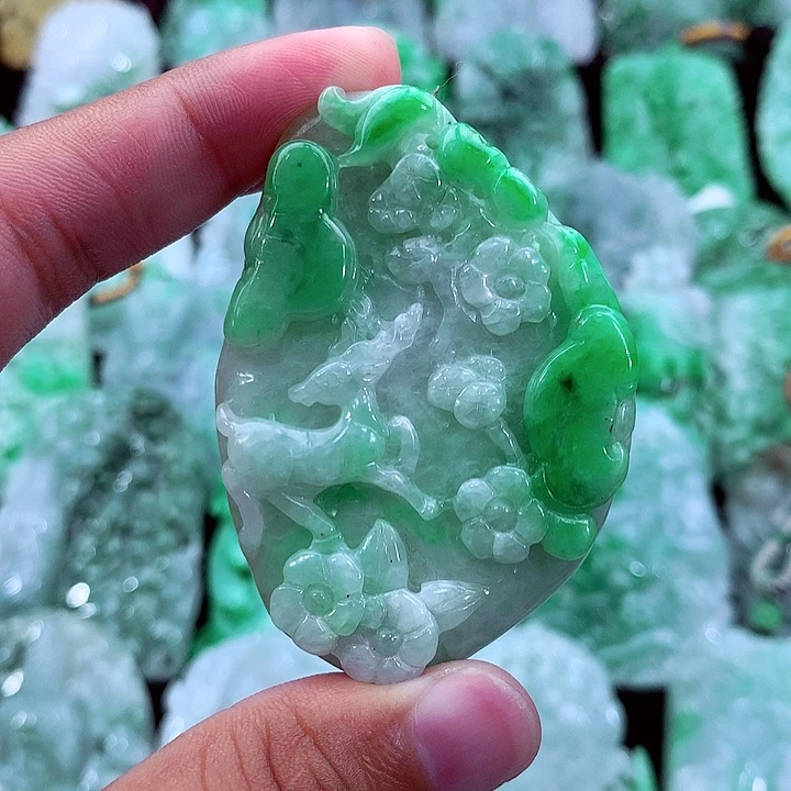 吊坠(不含链)未镶嵌翡翠