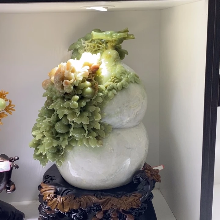 未镶嵌蛇纹石玉（覆膜）珠宝奇石