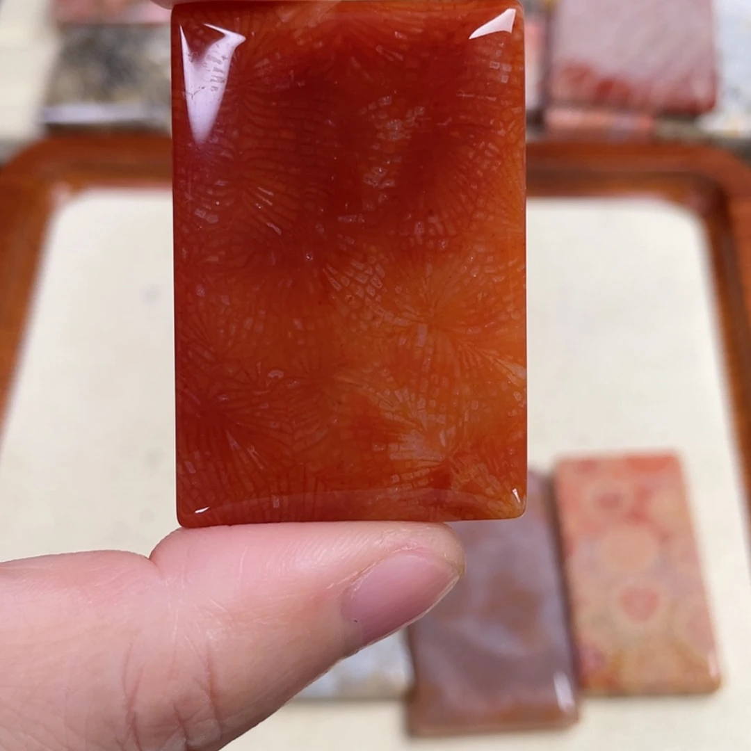 【闪购商品】硅化玉吊坠(赠链)未镶嵌弥*桃