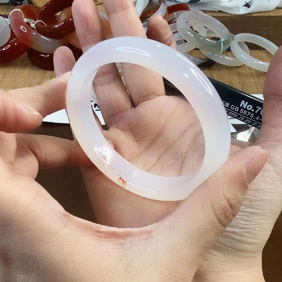 玛瑙/玉髓未镶嵌手镯0232。58.6圈