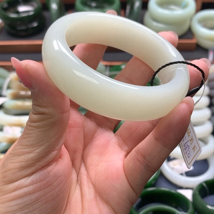 【闪购商品】未镶嵌手镯和田玉36