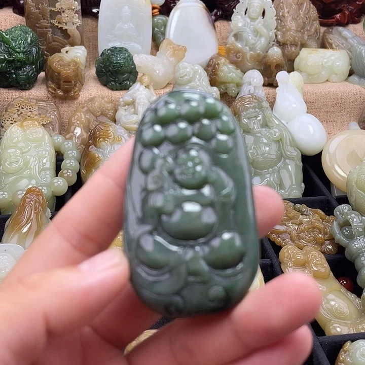 醉***关颈饰未镶嵌和田玉（糖玉）