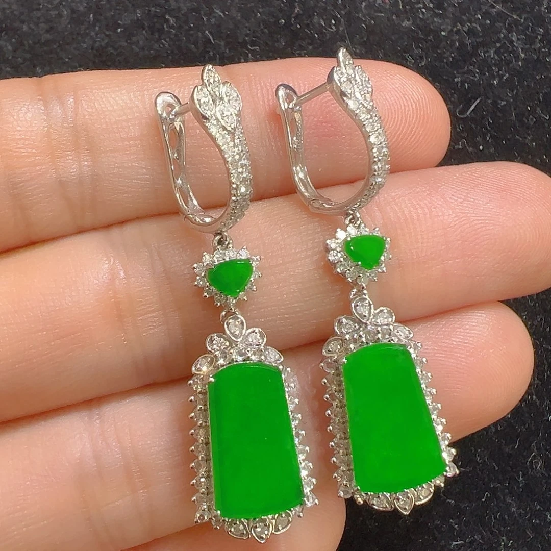 18K金镶嵌翡翠耳饰