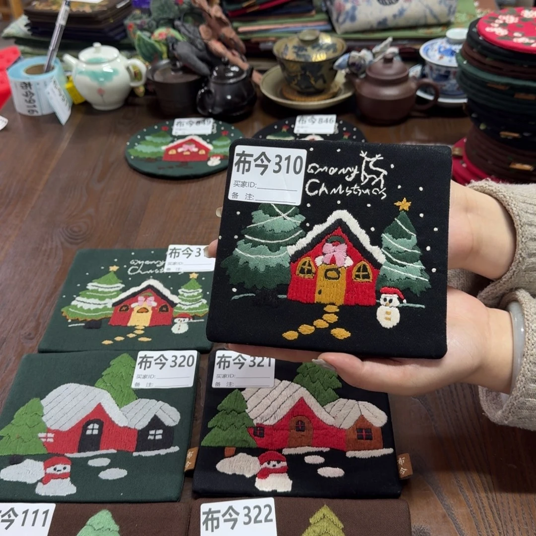 朵***_刺绣310一张圣诞款杯垫