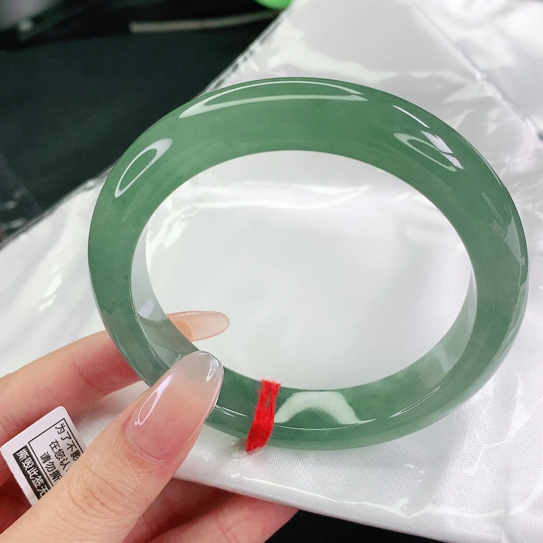 翡翠未镶嵌手镯60.5圈