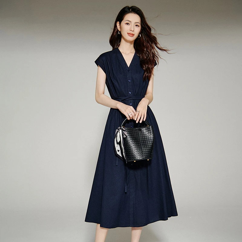 【专享】2025V领弹力收腰无袖连衣裙25062309