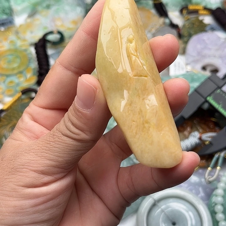 翡翠未镶嵌颈饰挂件