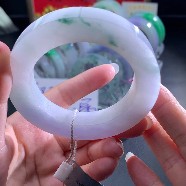 定制翡翠未镶嵌翡翠手镯