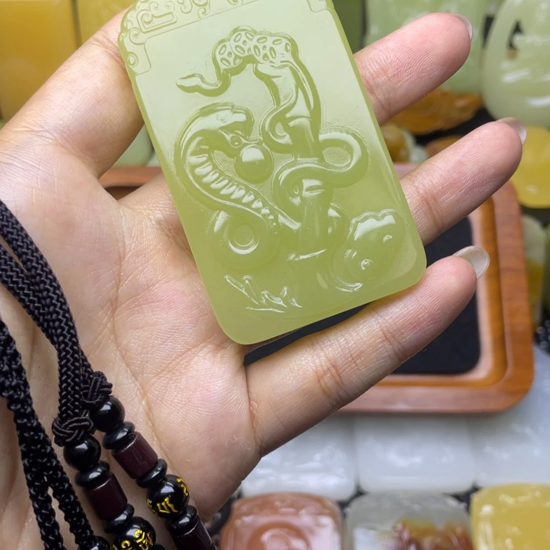 ?****?昆仑山料蛇蛇吊坠