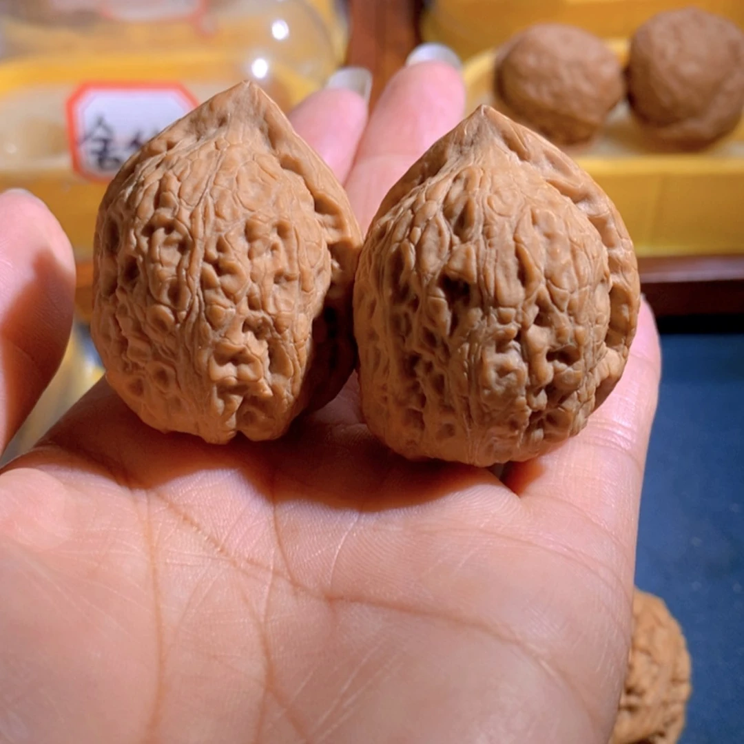 【闪购商品】文玩核桃吊坠阿****)金尊