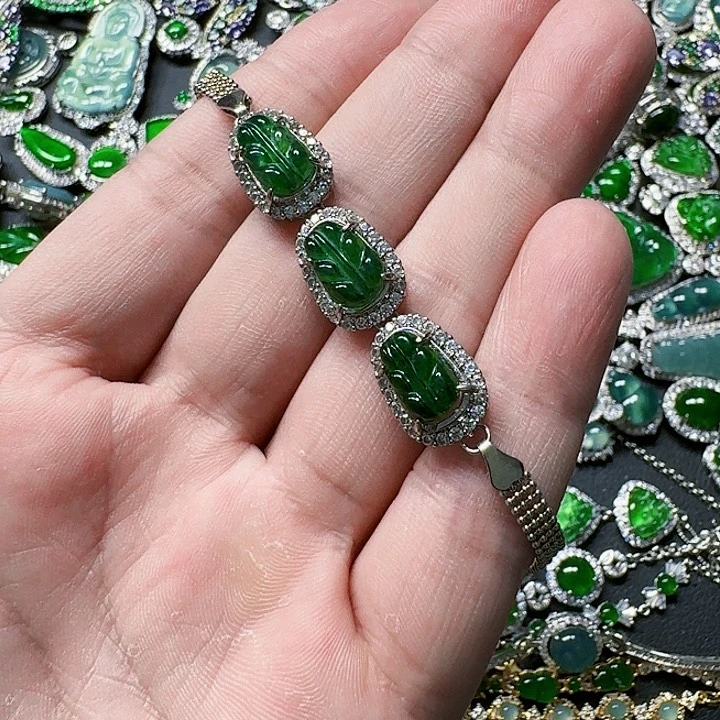 翡翠颈饰未镶嵌天然A货翡翠放漏